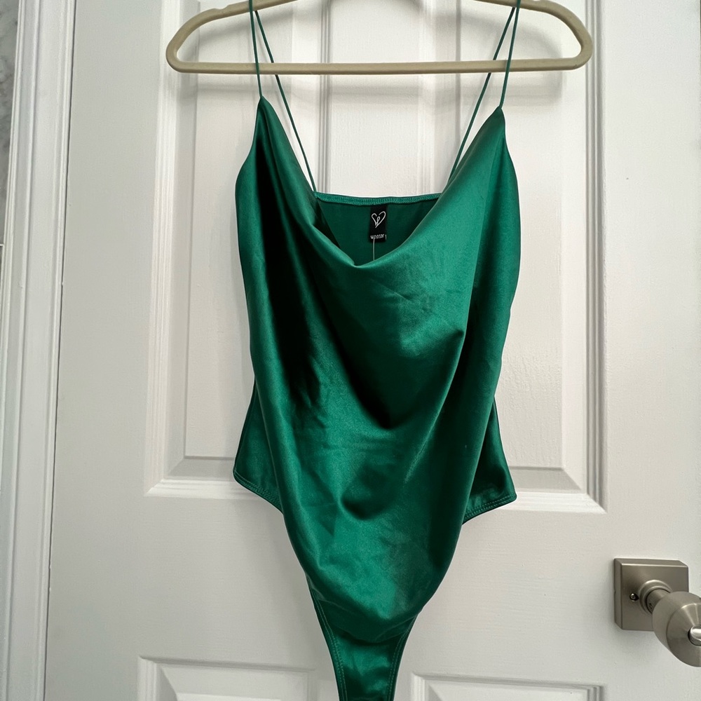Windsor’s Esmerald color top